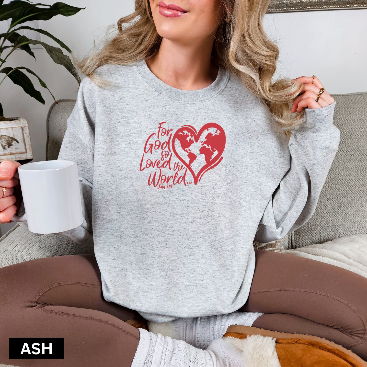 John 3:16 Christmas Sweatshirt - Image 3